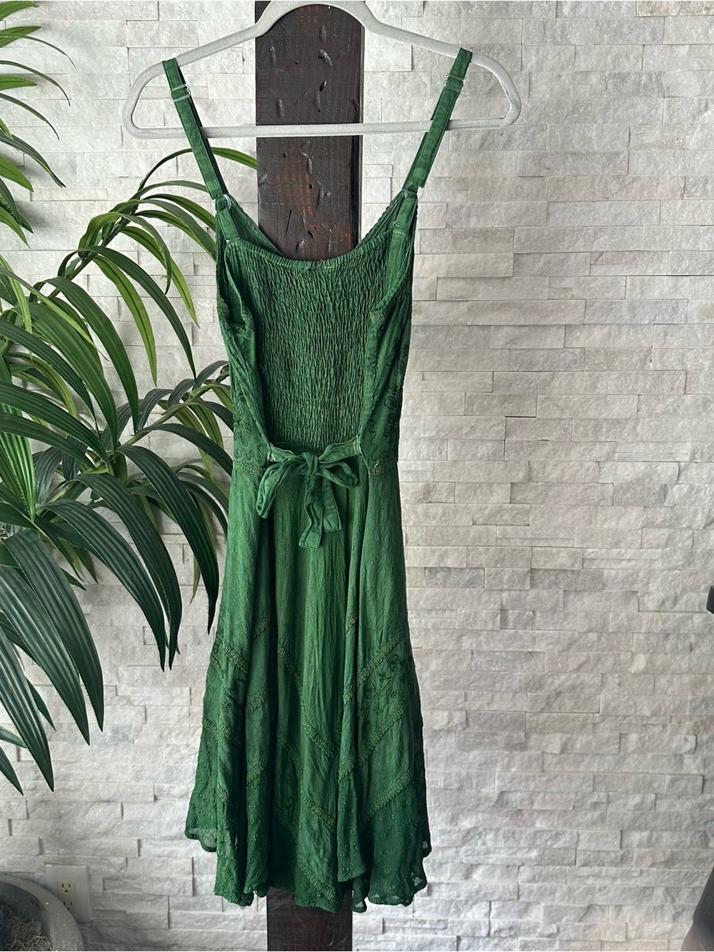 Ocean Queen Hawaii Green Fairycore faecore Embroidered Smocked Dress Size L/XL - Picture 8 of 10